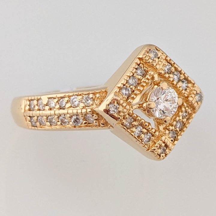 14K .57 CARAT TOTAL WEIGHT I1 I DIAMOND ROUND (41) ESTATE RING 2.6 GRAMS
