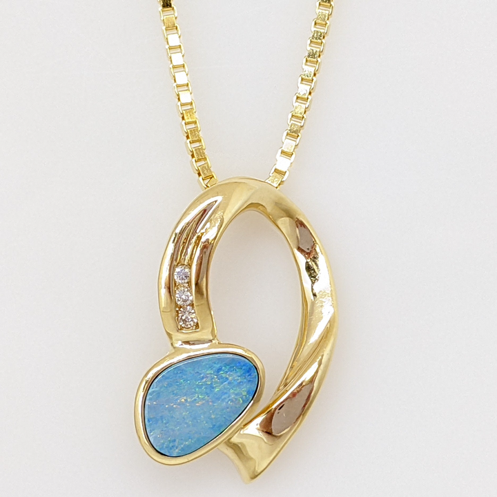 14K DOUBLET OPAL FREE-FORM WITH (3) MLEEE ESTATE PENDANT & CHAIN 10.9 GRAMS