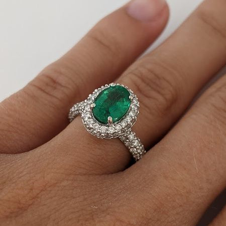 18K WHITE 1.25 CARAT TOTAL EMERALD ROUND WITH .78 DIAMOND TOTAL WEIGHT HALO ESTATE RING 4.5 GRAMS
