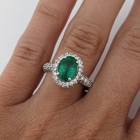 18K WHITE 1.25 CARAT TOTAL EMERALD ROUND WITH .78 DIAMOND TOTAL WEIGHT HALO ESTATE RING 4.5 GRAMS