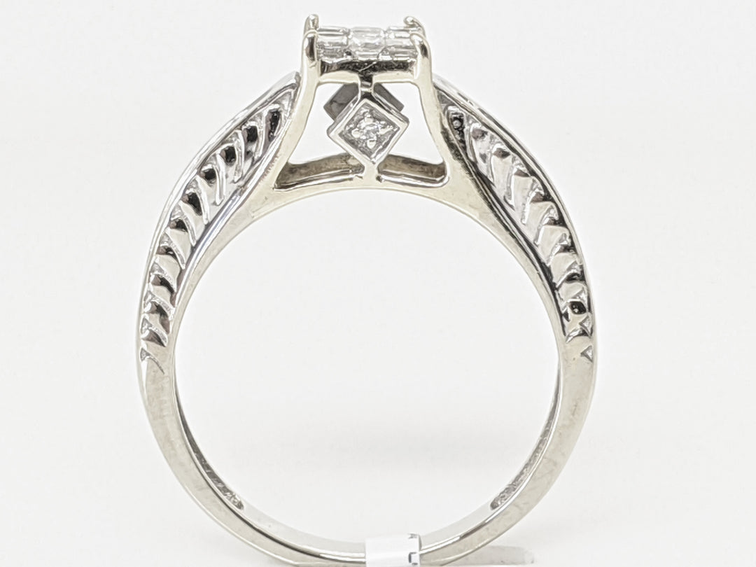 18K WHITE .48 CARAT TOTAL WEIGHT I1 G-H DIAMOND PRINCESS CUT (9) ROUND (10) ESTATE RING 2.8G