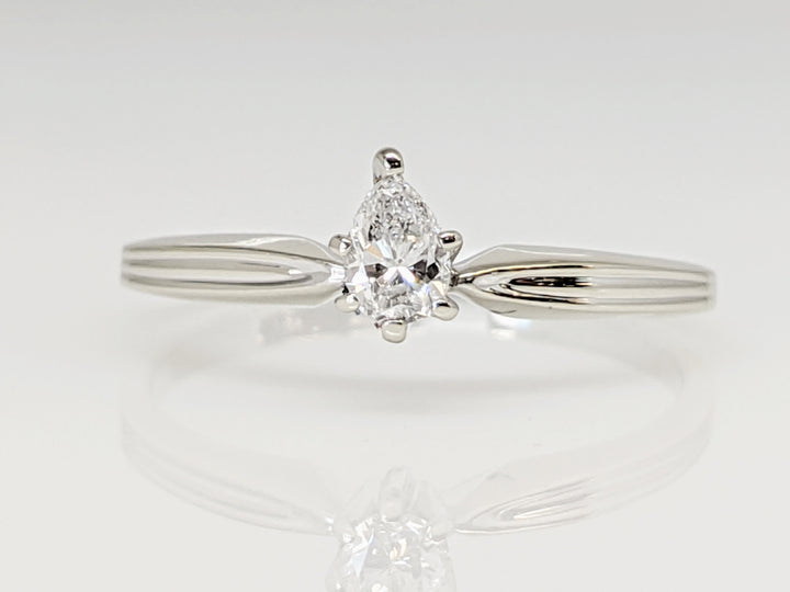 14K WHITE .20 CARAT TOTAL SI2 G DIAMOND PEAR SOLITAIRE ESTATE RING 1.7 GRAMS