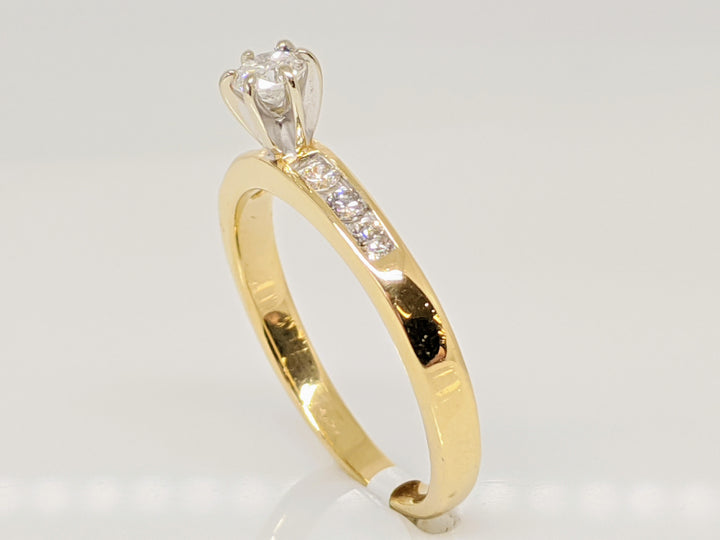 14K .41 CARAT TOTAL WEIGHT SI1 F DIAMOND ROUND (7) ESTATE RING 3.3 GRAMS