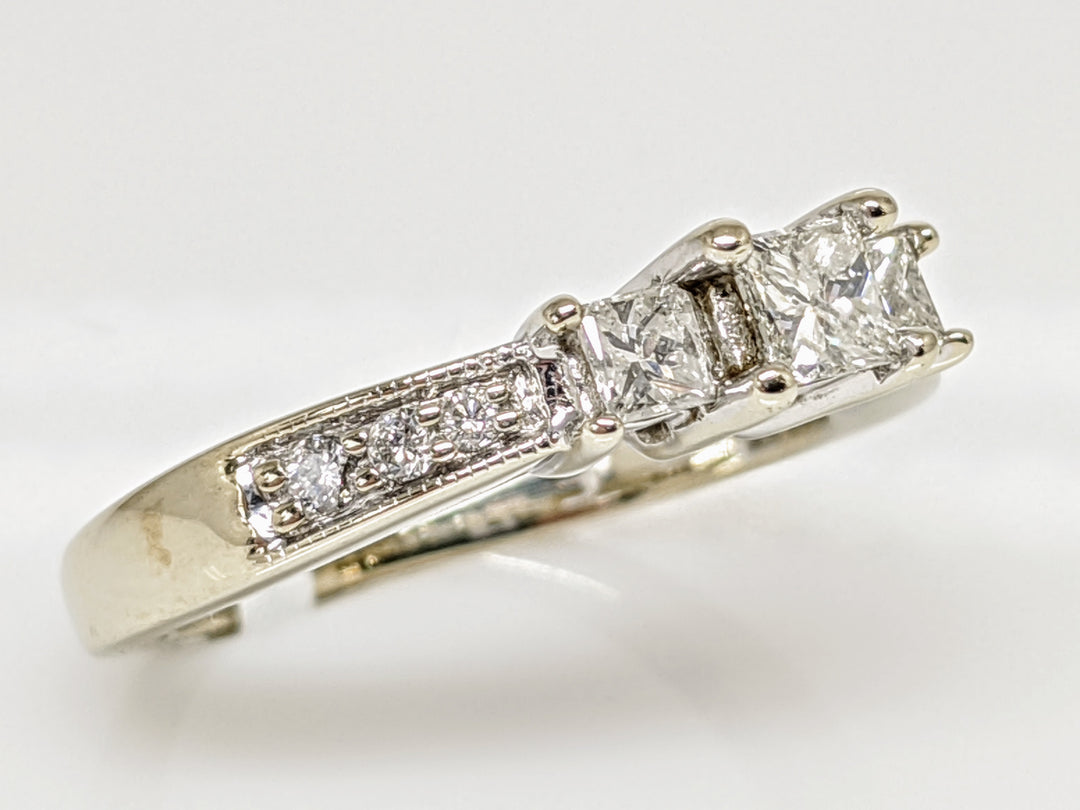 14K WHITE .50 CARAT TOTAL WEIGHT I1 G DIAMOND PRINCESS CUT (3) ROUND (6) TRINITY ESTATE RING 3.7 GRAMS