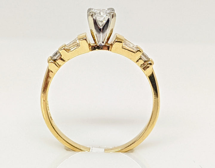 14K .46 CARAT TOTAL WEIGHT SI2 H DIAMOND ROUND (3) BAGUETTE (4) ESTATE RING 2.6 GRAMS