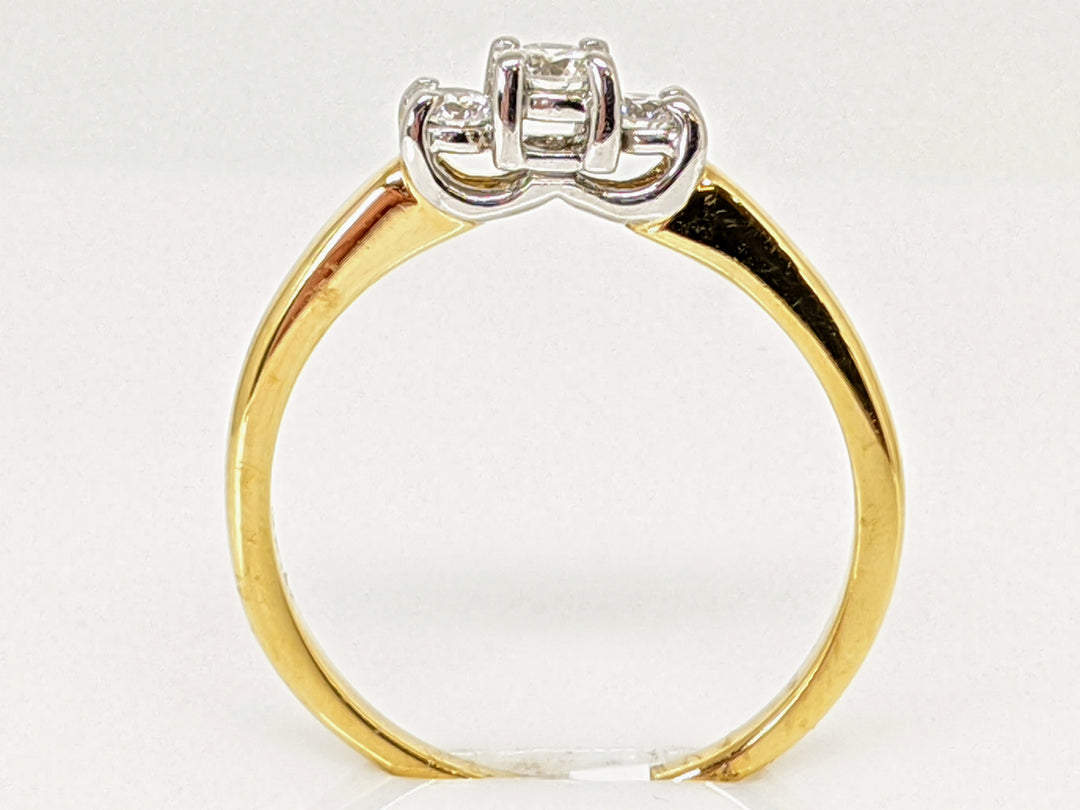 14K .22 CARAT TOTAL WEIGHT VS2 G DIAMOND ROUND (3) TRINITY ESTATE RING 2.6 GRAMS