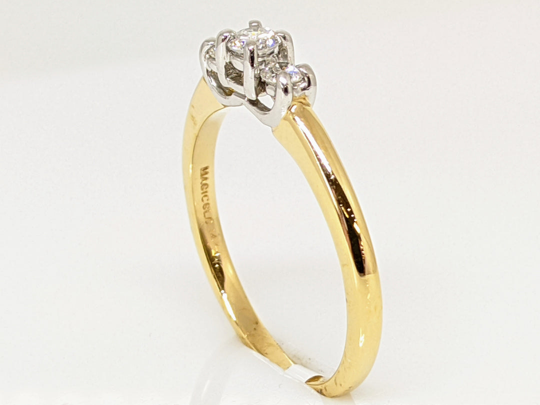 14K .22 CARAT TOTAL WEIGHT VS2 G DIAMOND ROUND (3) TRINITY ESTATE RING 2.6 GRAMS