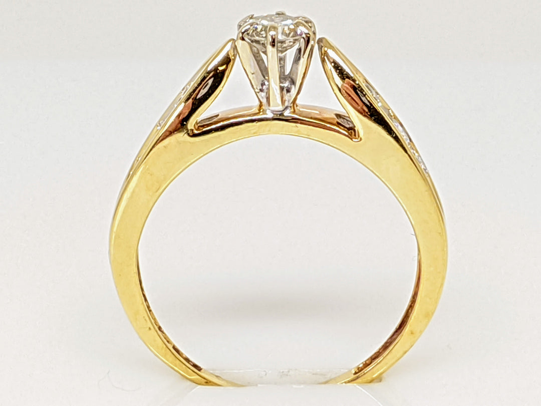14K .39 CARAT TOTAL WEIGHT I1 I DIAMOND ROUND (7) ESTATE RING 2.6 GRAMS