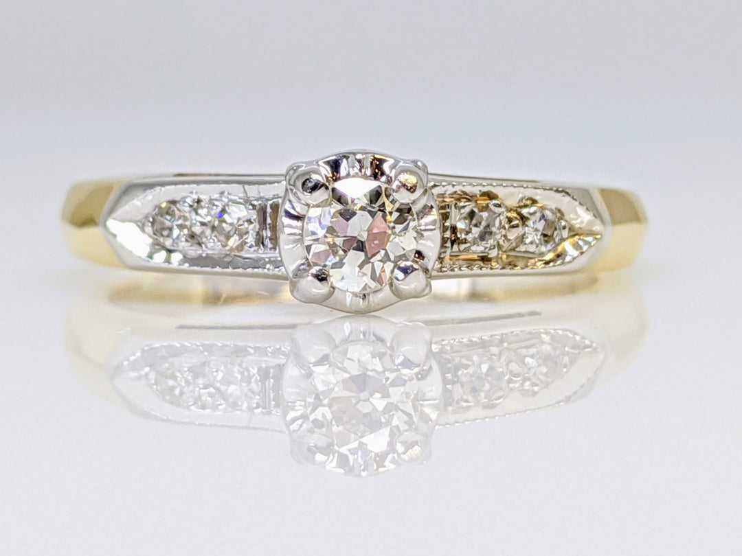 14K TWO-TONE .19 CARAT TOTAL WEIGHT I1 I DIAMOND ROUND (5) ESTATE RING 2.8G
