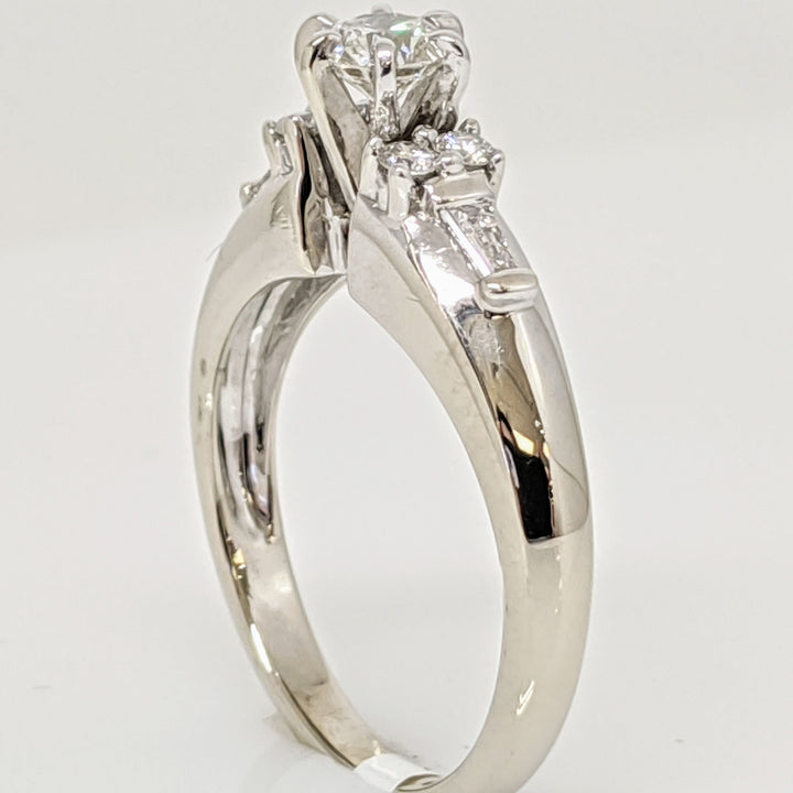 14K WHITE .54 CARAT TOTAL WEIGHT I1 H DIAMOND ROUND (5) WITH (2) BAGUETTE ESTATE RING 3.5 GRAMS