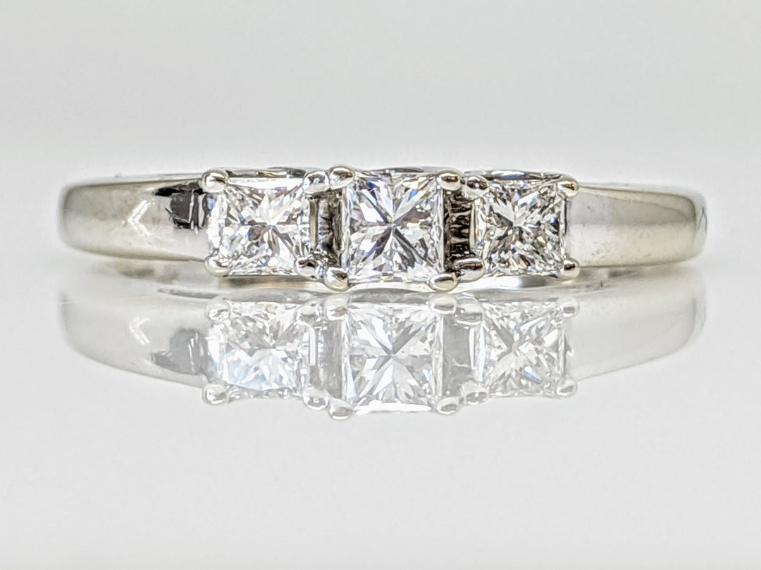 14K WHITE .51 CARAT TOTAL WEIGHT SI1 G DIAMOND PRINCESS CUT (3) TRINITY ESTATE RING 2.8 GRAMS