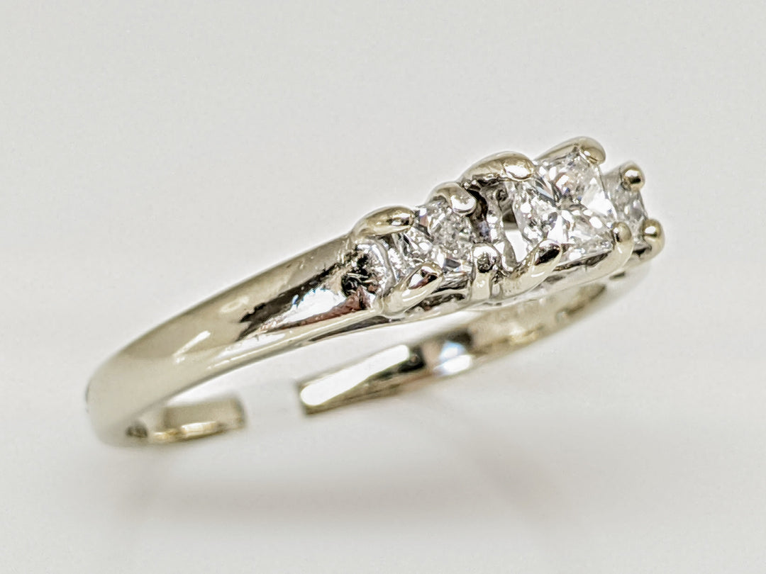 14K WHITE .44 CARAT TOTAL WEIGHT SI2 G DIAMOND ROUND (3) TRINITY ESTATE RING 2.7 GRAMS