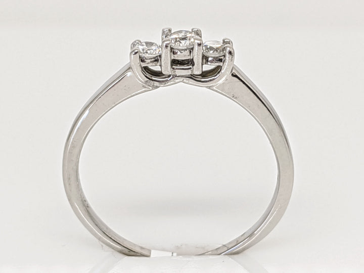 14K WHITE .22 CARAT TOTAL WEIGHT I1 G DIAMOND ROUND (3) TRINITY ESTATE RING 2.3 GRAMS