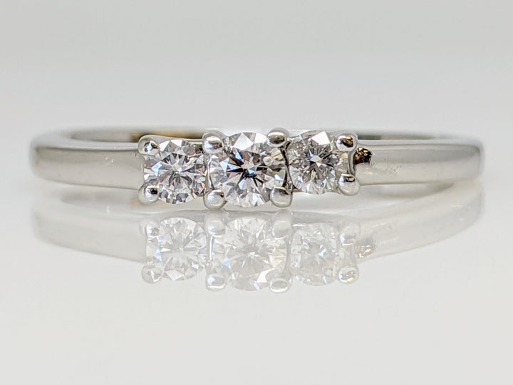 14K WHITE .22 CARAT TOTAL WEIGHT I1 G DIAMOND ROUND (3) TRINITY ESTATE RING 2.3 GRAMS