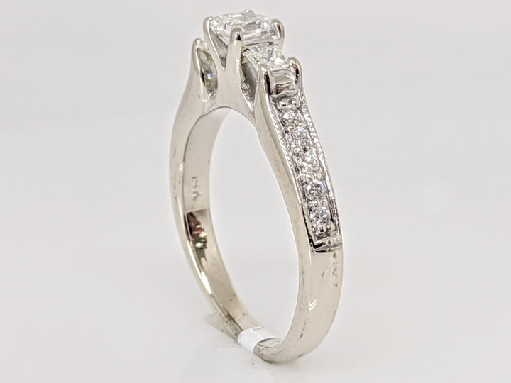 14K WHITE .65 CARAT TOTAL WEIGHT SI1 G DIAMOND PRINCESS CUT (3) ROUND (10) ESTATE RING 4.9 GRAMS