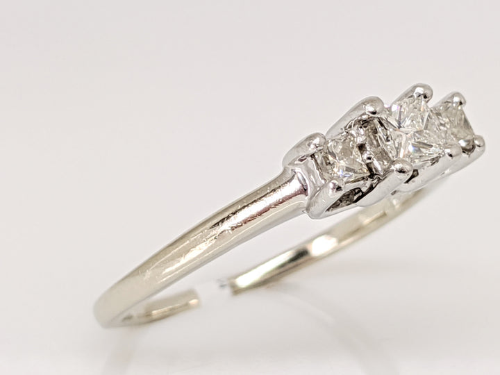 14K WHITE/PLATINUM .44 CARAT TOTAL WEIGHT I1 I DIAMOND PRINCESS CUT (3) TRINITY ESTATE RING 3.8 GRAMS