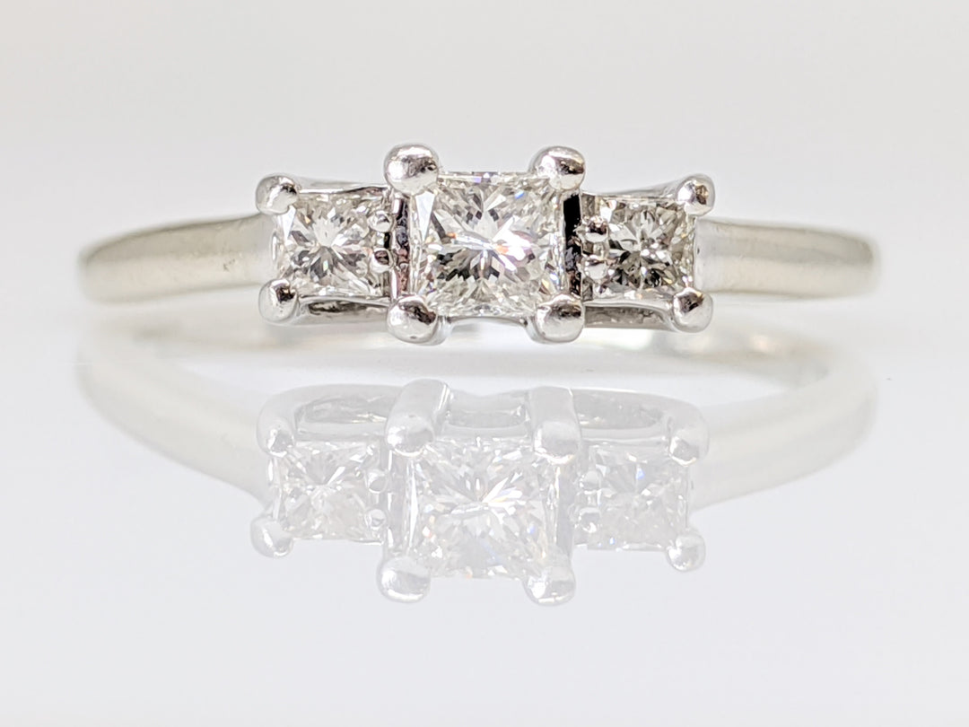 14K WHITE/PLATINUM .44 CARAT TOTAL WEIGHT I1 I DIAMOND PRINCESS CUT (3) TRINITY ESTATE RING 3.8 GRAMS