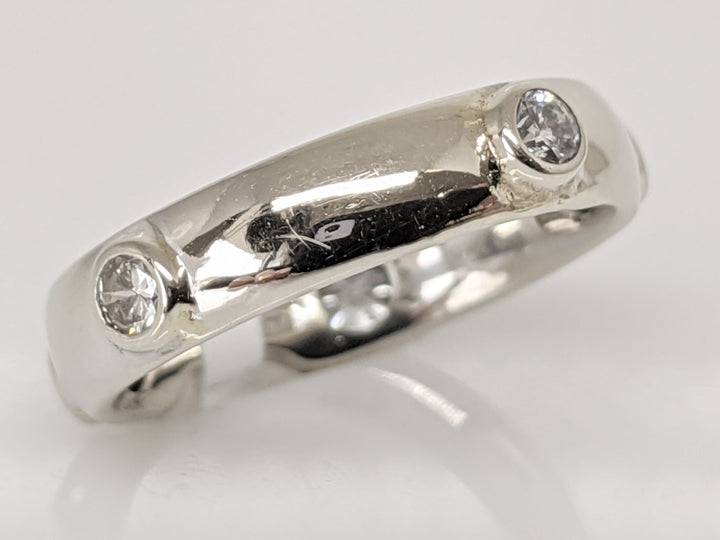 14K WHITE .30 CARAT TOTAL WEIGHT SI2 I DIAMOND ROUND (5) BEZEL SET ESTATE BAND 3.2 GRAMS