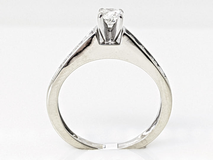 14K WHITE .64 CARAT TOTAL WEIGHT I1 H DIAMOND ROUND (9) ESTATE RING 2.8 GRAMS