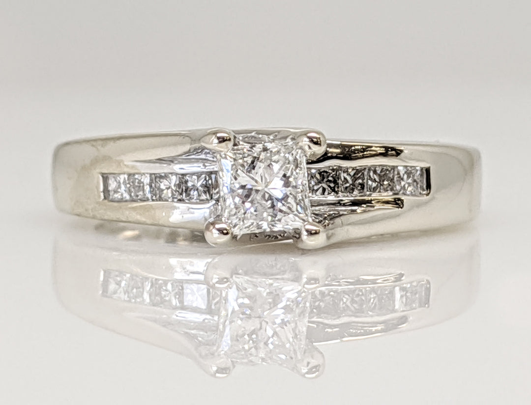 14K WHITE .41 CARAT TOTAL WEIGHT I1 I DIAMOND PRINCESS CUT (1) ROUND (11) BYPASS ESTATE RING 3.7 GRAMS