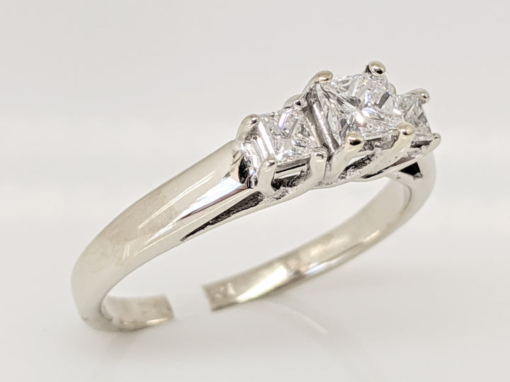 14K WHITE .45 CARAT TOTAL WEIGHT I1 F DIAMOND PRINCESS CUT (3) TRINITY ESTATE RING 2.7 GRAMS