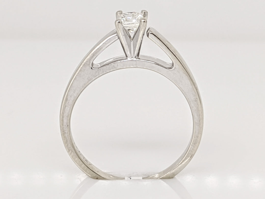 14K WHITE .18 CARAT TOTAL I1 H DIAMOND PRINCESS CUT RAISED SHANK SOLITAIRE ESTATE RING 2.5 GRAMS