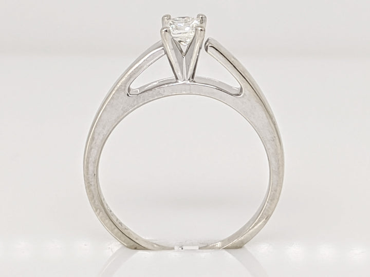 14K WHITE .18 CARAT TOTAL I1 H DIAMOND PRINCESS CUT RAISED SHANK SOLITAIRE ESTATE RING 2.5 GRAMS