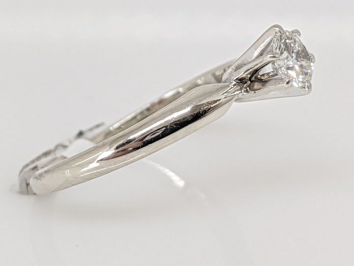 14K WHITE .22 CARAT TOTAL I1 K DIAMOND ROUND 6-PRONG SOLITARE ESTATE RING 1.8 GRAMS