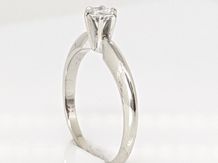 14K WHITE .20 CARAT TOTAL I1 H DIAMOND ROUND SOLITARE ESTATE RING 1.9 GRAMS