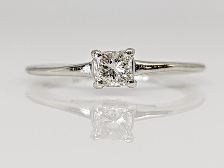 14K WHITE .21 CARAT TOTAL SI1 F DIAMOND PRINCESS CUT SOLITAIRE ESTATE RING 1.8 GRAMS