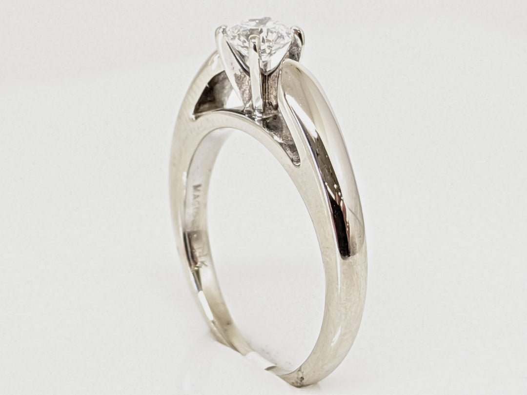 14K WHITE .33 CARAT TOTAL SI1 G DIAMOND ROUND RAISED SHANK SOLITAIRE ESTATE RING 4.1 GRAMS