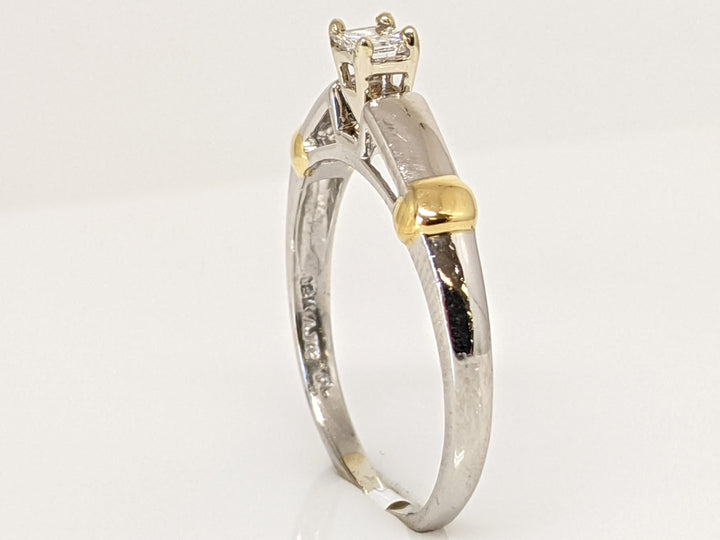 14K TWO-TONE .25 CARAT TOTAL I1 I DIAMOND PRINCESS CUT ESTATE RING 5.3 GRAMS