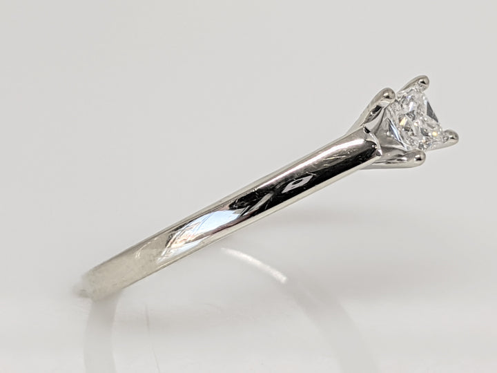 14K WHITE .20 CARAT TOTAL I1 H DIAMOND PRINCESS CUT RAISED SHANK SOLITAIRE ESTATE RING 2.8 GRAMS
