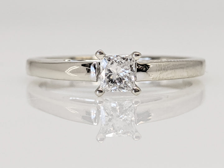 14K WHITE .20 CARAT TOTAL I1 H DIAMOND PRINCESS CUT RAISED SHANK SOLITAIRE ESTATE RING 2.8 GRAMS