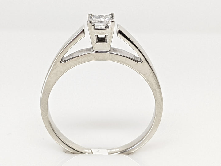 14K WHITE .22 CARAT TOTAL I1 I DIAMOND PRINCESS CUT SOLITAIRE RAISED SHANK ESTATE RING 3.2 GRAMS