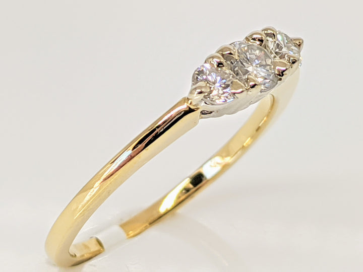 14K .44 CARAT TOTAL WEIGHT SI1 G DIAMOND ROUND (3) TRINITY ESTATE RING 2.3 GRAMS