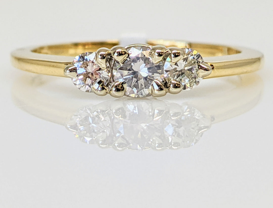 14K .44 CARAT TOTAL WEIGHT SI1 G DIAMOND ROUND (3) TRINITY ESTATE RING 2.3 GRAMS