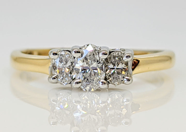 14K/ PLATINUM .50 CARAT TOTAL WEIGHT SI3-I1 I DIAMOND OVAL TRINITY ESTATE RING 2.8 GRAMS