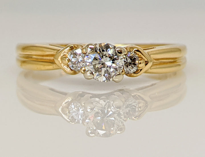 14K .40 CARAT TOTAL WEIGHT SI2 H DIAMOND ROUND (3) TRINITY ESTATE RING 3.3 GRAMS