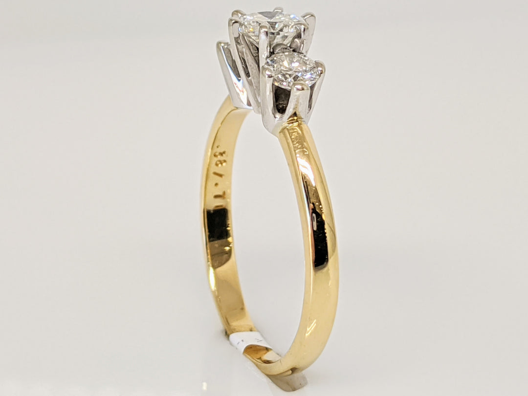 14K .72 CARAT TOTAL WEIGHT I1 H DIAMOND ROUND (3) TRINITY ESTATE RING 2.6 GRAMS