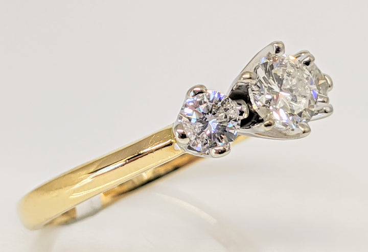 14K .72 CARAT TOTAL WEIGHT I1 H DIAMOND ROUND (3) TRINITY ESTATE RING 2.6 GRAMS