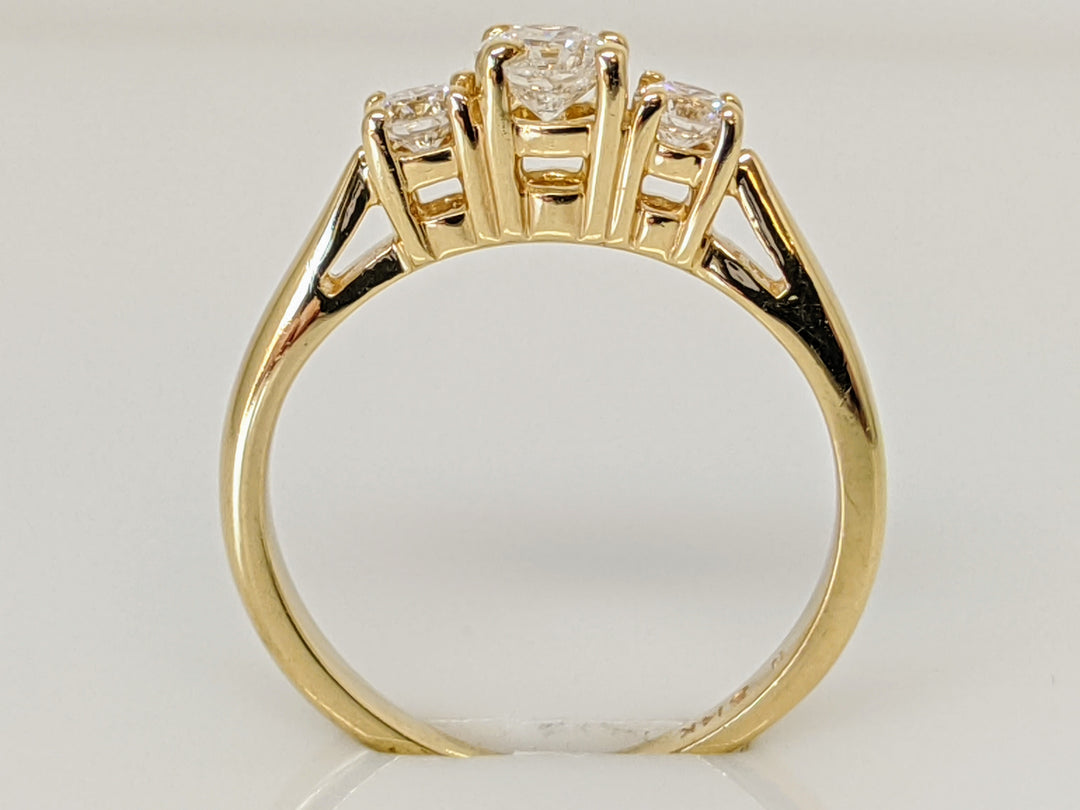 14K .48 CARAT TOTAL WEIGHT I1 I DIAMOND ROUND (3) TRINITY ESTATE RING 2.5 GRAMS