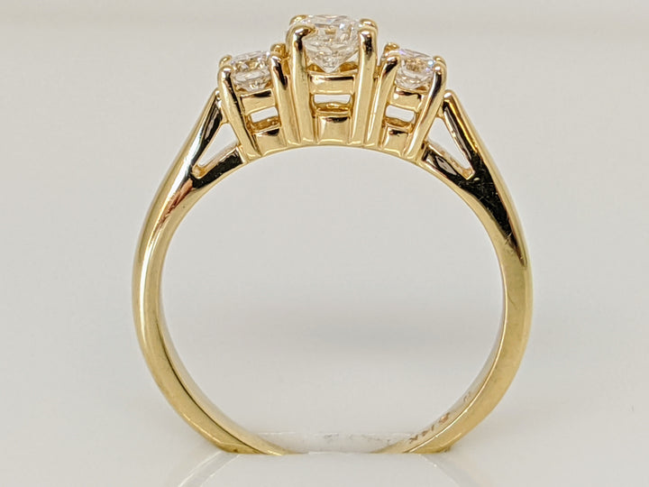 14K .48 CARAT TOTAL WEIGHT I1 I DIAMOND ROUND (3) TRINITY ESTATE RING 2.5 GRAMS