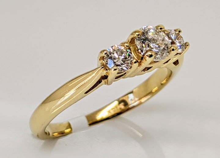 14K .48 CARAT TOTAL WEIGHT I1 I DIAMOND ROUND (3) TRINITY ESTATE RING 2.5 GRAMS