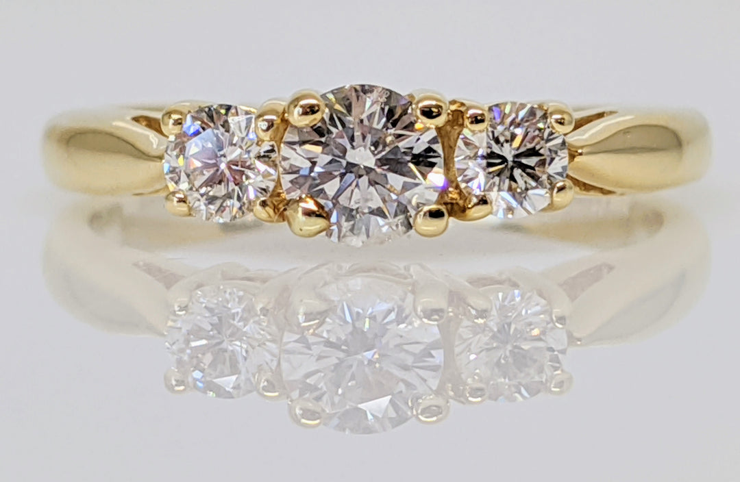 14K .48 CARAT TOTAL WEIGHT I1 I DIAMOND ROUND (3) TRINITY ESTATE RING 2.5 GRAMS