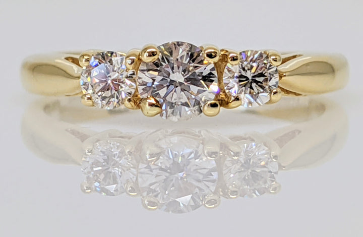 14K .48 CARAT TOTAL WEIGHT I1 I DIAMOND ROUND (3) TRINITY ESTATE RING 2.5 GRAMS