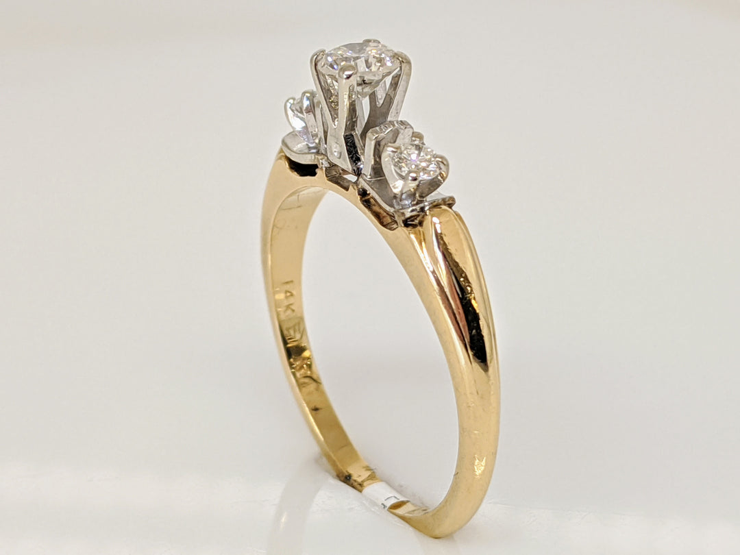 14K .33 CARAT TOTAL WEIGHT VS2 H DIAMOND ROUND (3) TRINITY ESTATE RING 2.9 GRAMS