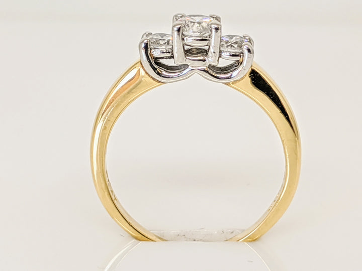 14K .49 CARAT TOTAL WEIGHT I1 G DIAMOND ROUND (3) TRINITY ESTATE RING 2.8 GRAMS