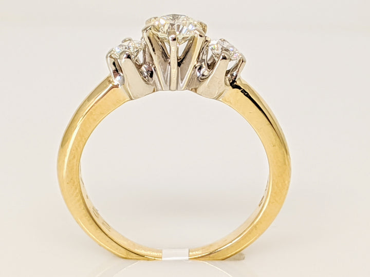 14K .52 CARAT TOTAL WEIGHT I1 K DIAMOND ROUND (3) TRINITY ESTATE RING 3.0 GRAMS