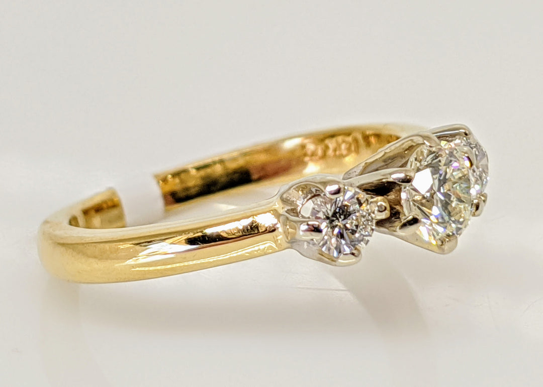 14K .52 CARAT TOTAL WEIGHT I1 K DIAMOND ROUND (3) TRINITY ESTATE RING 3.0 GRAMS